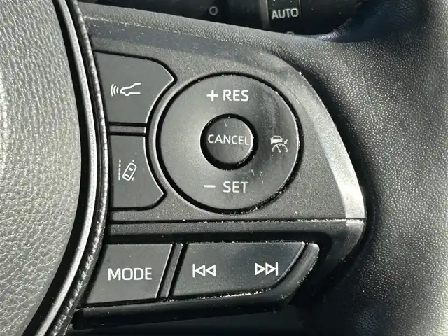 トヨタ カローラツーリング ハイブリッド ダブルバイビー 大阪府 2021(令3)年 4.7万km スパークリングブラックパールクリスタルシャイン トヨタセーフティセンス/・アダプティクブクルーズコントロール/・プリクラッシュセーフティー/・レーントレーシングアシスト/・クリアランスソナー/・オートマチックハイビーム/・ロードサインアシスト/純正9インチナビ/・Bluetooth/CD/DVD/AppleCarPlay/ラジオ/　Miracast/AndroidAuto/主要装備/・バックカメラ/・ブラインドスポットモニター/・ヘッドアップディスプレイ/・オートホールド/・ステアリングヒーター/・ステアリングリモコン/・TOMSエアロ（フロント・サイド・リアアンダー・マフラー有）/・ドライブレコーダー/・ETC2.0