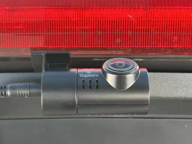 トヨタ カローラツーリング ハイブリッド ダブルバイビー 大阪府 2021(令3)年 4.7万km スパークリングブラックパールクリスタルシャイン トヨタセーフティセンス/・アダプティクブクルーズコントロール/・プリクラッシュセーフティー/・レーントレーシングアシスト/・クリアランスソナー/・オートマチックハイビーム/・ロードサインアシスト/純正9インチナビ/・Bluetooth/CD/DVD/AppleCarPlay/ラジオ/　Miracast/AndroidAuto/主要装備/・バックカメラ/・ブラインドスポットモニター/・ヘッドアップディスプレイ/・オートホールド/・ステアリングヒーター/・ステアリングリモコン/・TOMSエアロ（フロント・サイド・リアアンダー・マフラー有）/・ドライブレコーダー/・ETC2.0