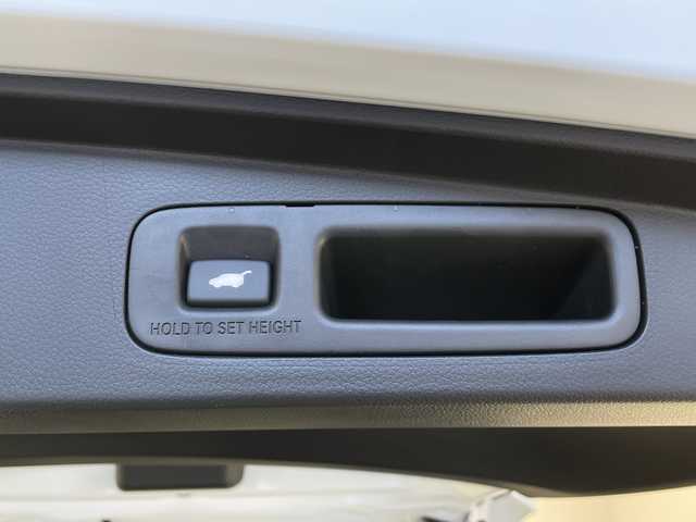 ホンダ ステップワゴン スパーダ eHEV プレミアムライン 長野県 2025(令7)年 0.1千km プラチナホワイトパール ホンダセンシング/・クルーズコントロール（追従あり）/・衝突被害軽減システム/・レーンキープアシスト/・クリアランスソナー/両側パワースライドドア/マルチビューカメラシステム（ナビなし）/シートヒーター（前席）/ハーフレザーシート（合皮）/２列目オットマン/２列目サンシェード/パドルシフト/LEDヘッドライト/オートマチックハイビーム/電動パーキングブレーキ/ブレーキホールド/フォグランプ/17インチ純正アルミホイール/スマートキー