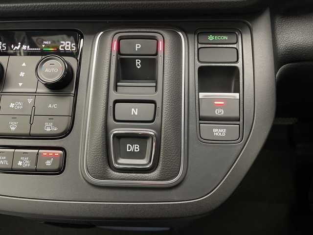 ホンダ ステップワゴン スパーダ eHEV プレミアムライン 長野県 2025(令7)年 0.1千km プラチナホワイトパール ホンダセンシング/・クルーズコントロール（追従あり）/・衝突被害軽減システム/・レーンキープアシスト/・クリアランスソナー/両側パワースライドドア/マルチビューカメラシステム（ナビなし）/シートヒーター（前席）/ハーフレザーシート（合皮）/２列目オットマン/２列目サンシェード/パドルシフト/LEDヘッドライト/オートマチックハイビーム/電動パーキングブレーキ/ブレーキホールド/フォグランプ/17インチ純正アルミホイール/スマートキー