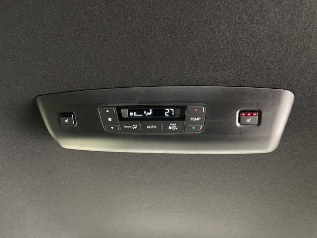 ホンダ ステップワゴン スパーダ eHEV プレミアムライン 長野県 2025(令7)年 0.1千km プラチナホワイトパール ホンダセンシング/・クルーズコントロール（追従あり）/・衝突被害軽減システム/・レーンキープアシスト/・クリアランスソナー/両側パワースライドドア/マルチビューカメラシステム（ナビなし）/シートヒーター（前席）/ハーフレザーシート（合皮）/２列目オットマン/２列目サンシェード/パドルシフト/LEDヘッドライト/オートマチックハイビーム/電動パーキングブレーキ/ブレーキホールド/フォグランプ/17インチ純正アルミホイール/スマートキー