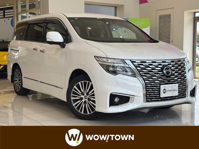 日産 エルグランド 250ハイウェイスターS 埼玉県 2020(令2)年 2.1万km ピュアホワイトパール エマージェンシーブレーキ　/純正メモリナビ/　　CD/DVD/BT/フルセグ　/アラウンドビューモニター　/両側パワースライドドア　/レーダークルーズコントロール　/LEDオートライト　/ハーフレザーシート　/純正18インチアルミホイール/ステアリングスイッチ　/純正ETC