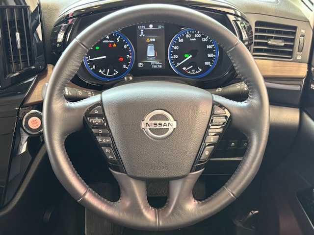 日産 エルグランド 250ハイウェイスターS 埼玉県 2020(令2)年 2.1万km ピュアホワイトパール エマージェンシーブレーキ　/純正メモリナビ/　　CD/DVD/BT/フルセグ　/アラウンドビューモニター　/両側パワースライドドア　/レーダークルーズコントロール　/LEDオートライト　/ハーフレザーシート　/純正18インチアルミホイール/ステアリングスイッチ　/純正ETC