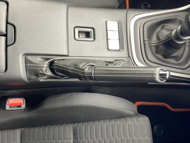 トヨタ ＧＲ８６ SZ 秋田県 2022(令4)年 0.8万km マグネタイトグレーメタリック 6MT/社外メモリナビ/　（Bluetooth/TV/HDMI）/バックカメラ/革巻きハンドル/クルーズコントロール/ステアリングスイッチ/ETC/プッシュスタート/前後ドライブレコーダー/社外フロアマット/純正17インチアルミホイール/LEDヘッドライト/オートライト/社外マフラー（ロッソモデロ）/ドアバイザー/スマートキー/スペアキー