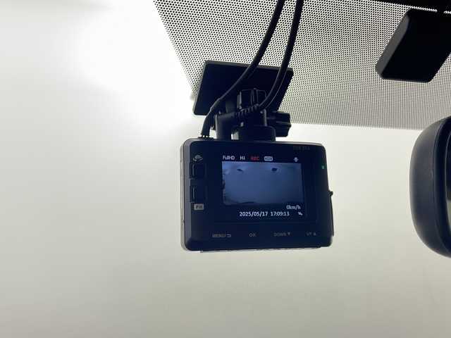 トヨタ ＧＲ８６ SZ 秋田県 2022(令4)年 0.8万km マグネタイトグレーメタリック 6MT/社外メモリナビ/　（Bluetooth/TV/HDMI）/バックカメラ/革巻きハンドル/クルーズコントロール/ステアリングスイッチ/ETC/プッシュスタート/前後ドライブレコーダー/社外フロアマット/純正17インチアルミホイール/LEDヘッドライト/オートライト/社外マフラー（ロッソモデロ）/ドアバイザー/スマートキー/スペアキー