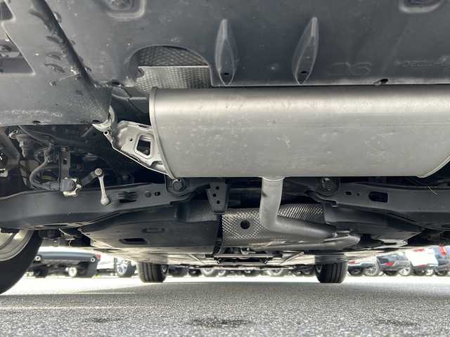 トヨタ プリウス S 富山県 2019(令1)年 3.5万km ホワイトパールクリスタルシャイン 純正ナビ(NSZT-W68T)/(TV/CD/DVD/BTA)/全方位カメラ　/衝突被害軽減ブレーキ　/レーダークルーズコントロール　/コーナーセンサー　/オートハイビーム　/純正ドライブレコーダー　/純正ビルトインＥＴＣ　/ＬＥＤヘッドライト　/レーンアシスト/ふらつき防止/取扱説明書/ナビ取扱説明書/保証書/記録簿