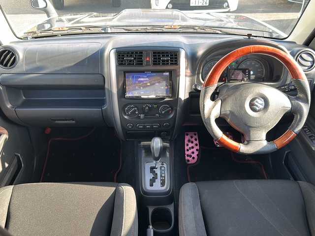 スズキ ジムニー XG 佐賀県 2014(平26)年 6.4万km スペリアホワイト 社外ナビ(AVIC-ZH0007)/Bluetooth/CD/DVD/フルセグTV/車高調/バックモニター/4WD/ETC/社外フロアマット/布系シート/ハロゲンヘッドライト/エアコン/社外アルミホイール/リモコンキー/保証書/取扱説明書/点検記録簿(R3/4/6)