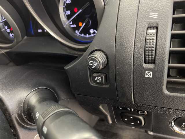 トヨタ ランドクルーザー プラド TX アルジェントクロス 鹿児島県 2014(平26)年 6.8万km ホワイトパールクリスタルシャイン モデリスタエアロ　/社外ナビ　/フルセグTV　/サンルーフ　/フロアマット　/社外レザー風シートカバー　/クルーズコントロール　/ヘッドライトウォッシャー　/シートヒーター　/エンジンスタートボタン　/ＬＥＤヘッドライト/保証書/取扱説明書