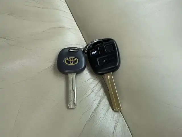トヨタ ソアラ 430SCV 兵庫県 2001(平13)年 12.1万km パープル 純正メモリナビ/（CD/AM/FM/MD）/クルーズコントロール/電動オープン/レザーシート/シートヒーター（D/N席）/D席パワーシート/ETC/オートライト/純正18インチアルミホイール/スペアキー1本