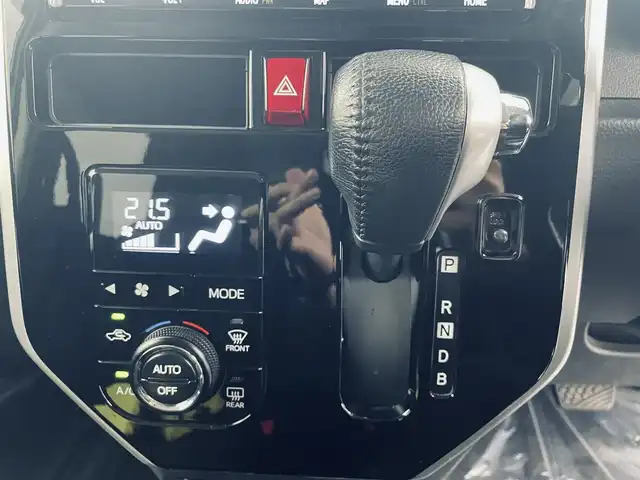 トヨタ タンク カスタムG－T 埼玉県 2019(令1)年 2.6万km ブラックマイカメタリック/パールホワイト2トーン ２トーンルーフ　衝突軽減　両側電動ドア　　９型ナビ　全周囲モニター　Ｂｌｕｅｔｏｏｔｈ　ＨＤＭＩ　フルセグ　ビルトインＥＴＣ　クルーズコントロール　ＬＥＤヘッドライト　オートライト　ＡＨＢ　ドラレコ