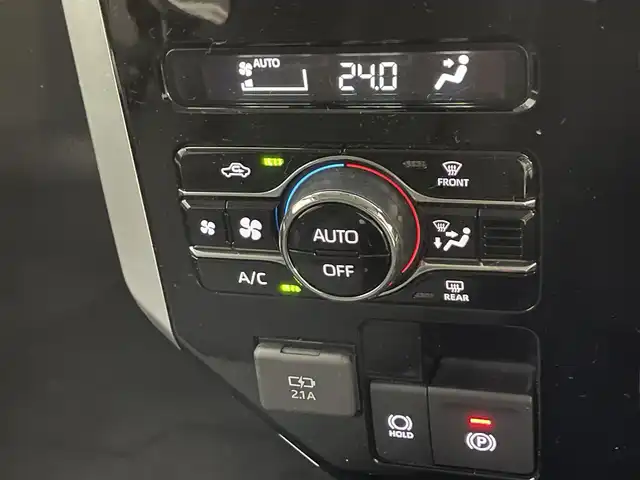 トヨタ ルーミー カスタムG－T 滋賀県 2020(令2)年 2.4万km パールホワイトⅢ TRDエアロ/純正9インチナビ/【Bluetooth/CD/DVD/フルセグTV】/バックカメラ/ETC/ワイヤレス充電/シートヒーター/両側パワースライドドア/追従クルーズコントロール/レーンキープアシスト/LEDライト/電動パーキングブレーキ/オートホールド/アイドリングストップ/ステアリングスイッチ/電動格納ミラー/スマートキー