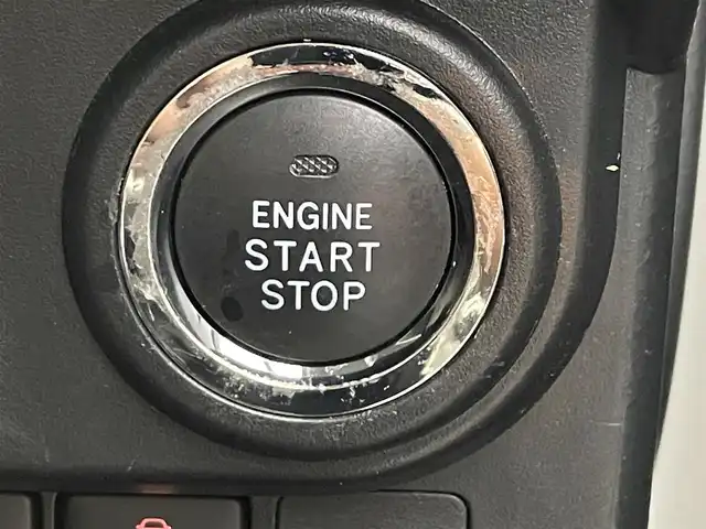 トヨタ ルーミー カスタムG－T 滋賀県 2020(令2)年 2.4万km パールホワイトⅢ TRDエアロ/純正9インチナビ/【Bluetooth/CD/DVD/フルセグTV】/バックカメラ/ETC/ワイヤレス充電/シートヒーター/両側パワースライドドア/追従クルーズコントロール/レーンキープアシスト/LEDライト/電動パーキングブレーキ/オートホールド/アイドリングストップ/ステアリングスイッチ/電動格納ミラー/スマートキー