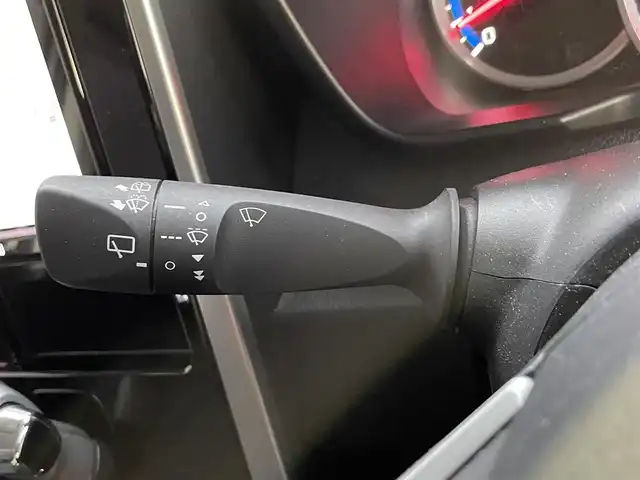 トヨタ ルーミー カスタムG－T 滋賀県 2020(令2)年 2.4万km パールホワイトⅢ TRDエアロ/純正9インチナビ/【Bluetooth/CD/DVD/フルセグTV】/バックカメラ/ETC/ワイヤレス充電/シートヒーター/両側パワースライドドア/追従クルーズコントロール/レーンキープアシスト/LEDライト/電動パーキングブレーキ/オートホールド/アイドリングストップ/ステアリングスイッチ/電動格納ミラー/スマートキー