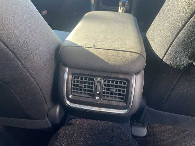 トヨタ クラウン アスリート アスリート 静岡県 2015(平27)年 1.4万km ホワイトパールクリスタルシャイン ワンオーナー/純正ナビ（TV.BT.AM.FM）/純正LEDヘッドライト/純正アルミホイール18インチ/純正フロアマット/純正バイザー/クルーズコントロール追従なし/衝突軽減システム/エンジンプッシュスタート/ETC/スマートキー