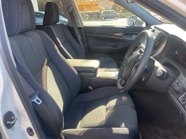 トヨタ クラウン アスリート アスリート 静岡県 2015(平27)年 1.4万km ホワイトパールクリスタルシャイン ワンオーナー/純正ナビ（TV.BT.AM.FM）/純正LEDヘッドライト/純正アルミホイール18インチ/純正フロアマット/純正バイザー/クルーズコントロール追従なし/衝突軽減システム/エンジンプッシュスタート/ETC/スマートキー