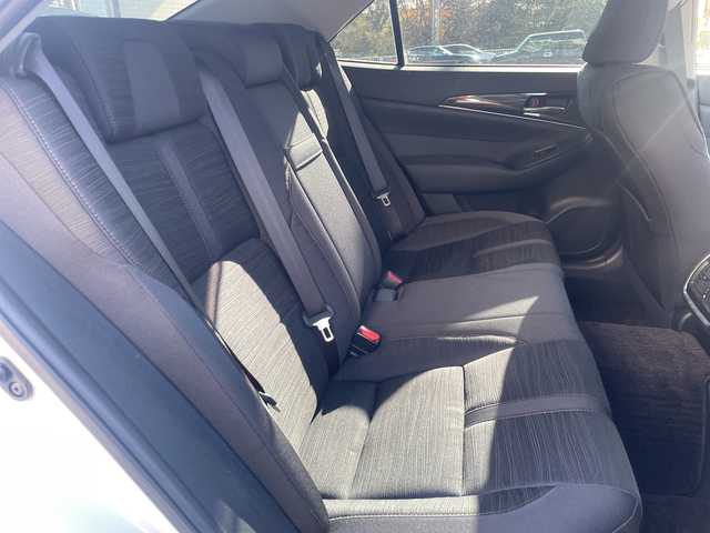 トヨタ クラウン アスリート アスリート 静岡県 2015(平27)年 1.4万km ホワイトパールクリスタルシャイン ワンオーナー/純正ナビ（TV.BT.AM.FM）/純正LEDヘッドライト/純正アルミホイール18インチ/純正フロアマット/純正バイザー/クルーズコントロール追従なし/衝突軽減システム/エンジンプッシュスタート/ETC/スマートキー