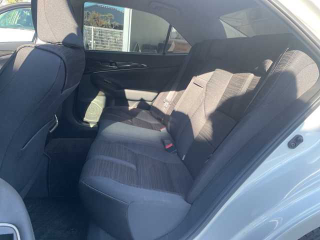 トヨタ クラウン アスリート アスリート 静岡県 2015(平27)年 1.4万km ホワイトパールクリスタルシャイン ワンオーナー/純正ナビ（TV.BT.AM.FM）/純正LEDヘッドライト/純正アルミホイール18インチ/純正フロアマット/純正バイザー/クルーズコントロール追従なし/衝突軽減システム/エンジンプッシュスタート/ETC/スマートキー