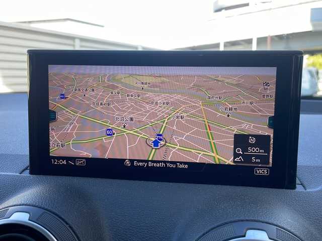 アウディ Ｑ２ 1．0 TFSI スポーツ 東京都 2017(平29)年 5.7万km ブリリアントレッド ワンオーナー/ETC/フルセグTV/バーチャルコックピット/純正メモリナビ/Bluetooth/バックカメラ/電動リアゲート/衝突被害軽減システム/横滑り防止装置/盗難防止装置/コーナーセンサー：前後/レーンキープアシスト/シートヒーター/純正フロアマット/アルミホイール17インチ/冷房：AAC/USB入力端子/スマートキー×2