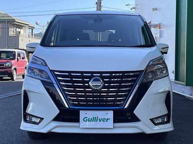 日産 セレナ e－パワー ハイウェイスター V 岐阜県 2022(令4)年 4.2万km ブリリアントホワイトパール 禁煙車/純正10型ナビ/AM/FM/CD/DVD/BR/BT/AUX/SD/フルセグTV/アラウンドビューモニター/エマージェンシーブレーキ/プロパイロット/両側パワースライドドア/ハンズフリースライドドア/インテリジェントルームミラー/BSI/純正フリップダウンモニター/オートライト/LEDヘッドライト/フォグランプ/オートハイビーム/純正アルミホイール/ドライブレコーダー