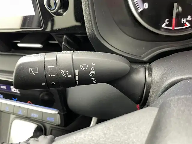トヨタ ヴォクシー S－G 熊本県 2023(令5)年 2.2万km アティチュードブラックマイカ 純正10.5インチディスプレイオーディオ　/（フルセグ・ＢＴ・ＣＤ・DVD・ApplCarPlay・AndroidAuto・HDMI・USB）　/バックカメラ/純正前方ドライブレコーダーDRTーH68A/ビルトインETC2.0/両側パワースライドドア/前後クリアランスソナー/トヨタセーフティーセンス/・プリクラッシュセーフティ/・レーントレーシングアシスト/・レーンディパーチャーアラート/・レーダークルーズコントロール/・アダブティブハイビームシステム/・ロードサインアシスト/・ドライバー異常対応システム/・発進お知らせ機能/・フロントクロストラフィックアラート/・レーンチェンジアシスト/横滑り防止/純正フロアマット/純正１６インチAW/オートライト/オートマチックハイビーム/LEDヘッドライト/スマートキー/プッシュスタート/スペアキー1本