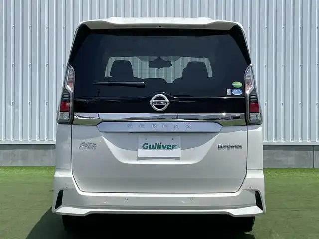 日産 セレナ e－パワー ハイウェイスター V 香川県 2019(平31)年 5.9万km ブリリアントホワイトパール 登録時走行距離：58184km/ディーラー純正9型ナビ/　CD DVD BT フルセグTV/全方位カメラ/前後ドライブレコーダー/ビルトインETC/デジタルインナーミラー/両側パワースライドドア/エマージェンシーブレーキ/レーンキープアシスト/レーダークルーズコントロール/クリアランスソナー/横滑り防止装置/オートホールド機能付き電子パーキングブレーキ/ロールサンシェード/ISOFIX/革巻きステアリング/ステアリングスイッチ/プッシュスタート/スマートキー/スペアキー