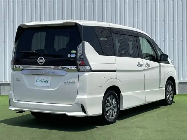 日産 セレナ e－パワー ハイウェイスター V 香川県 2019(平31)年 5.9万km ブリリアントホワイトパール 登録時走行距離：58184km/ディーラー純正9型ナビ/　CD DVD BT フルセグTV/全方位カメラ/前後ドライブレコーダー/ビルトインETC/デジタルインナーミラー/両側パワースライドドア/エマージェンシーブレーキ/レーンキープアシスト/レーダークルーズコントロール/クリアランスソナー/横滑り防止装置/オートホールド機能付き電子パーキングブレーキ/ロールサンシェード/ISOFIX/革巻きステアリング/ステアリングスイッチ/プッシュスタート/スマートキー/スペアキー