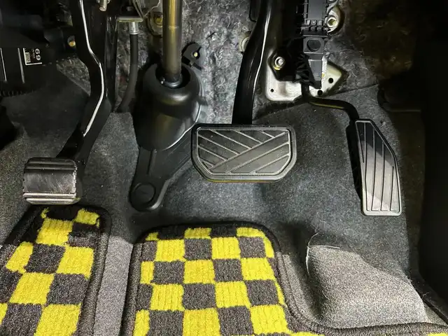 スズキ スペーシア ギア HYBRID XZ 鹿児島県 2021(令3)年 6万km アクティブイエロー/ガンメタリック2トーン 禁煙車　/社外ナビ　/フルセグＴＶ　/Ｂｌｕｅｔｏｏｔｈ　/バックカメラ　/アイドリングストップ　/デュアルカメラブレーキサポート　/後席サーキュレーター　/ステリモ　/両側パワスラ　/ルーフレール　/レーンキープアシスト/社外フロアマット/電格ミラー/LEDヘッドライト/スマートキー/スペアキー/ETC