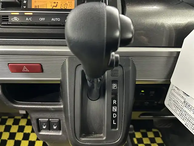 スズキ スペーシア ギア HYBRID XZ 鹿児島県 2021(令3)年 6万km アクティブイエロー/ガンメタリック2トーン 禁煙車　/社外ナビ　/フルセグＴＶ　/Ｂｌｕｅｔｏｏｔｈ　/バックカメラ　/アイドリングストップ　/デュアルカメラブレーキサポート　/後席サーキュレーター　/ステリモ　/両側パワスラ　/ルーフレール　/レーンキープアシスト/社外フロアマット/電格ミラー/LEDヘッドライト/スマートキー/スペアキー/ETC