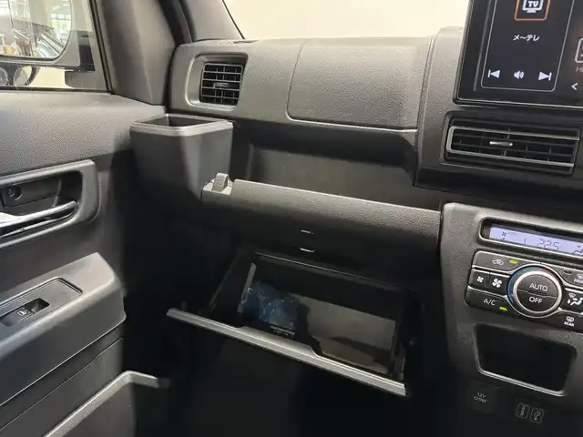 ダイハツ アトレー バン RS 三重県 2022(令4)年 1.8万km ブラックマイカメタリック ガソリン・ターボ/FR/インパネCVT/純正 9インチディスプレイオーディオ/（FM/AM/TV/Bluetooth/USB/iPod/HDMI/AndroidAuto/AppleCarPlay/ドラレコ）/バックカメラ/両側パワースライドドア（タッチ＆ゴーロック機能付）/ドライブレコーダー 前後/ビルトインETC/スマートアシスト/・衝突回避支援ブレーキ機能（対車両・対歩行者（昼夜））/・ブレーキ制御付誤発進抑制機能（前方・後方）/・衝突警報機能（対車両・対歩行者（昼夜））/・車線逸脱抑制制御・車線逸脱警報・路側逸脱警報・ふらつき警報/・全車速追従機能付ACC（アダプティブクルーズコントロール）/・LKC（レーンキープコントロール）/・コーナーセンサー（フロント2個／リヤ4個）/・標識認識機能（進入禁止／最高速度／一時停止）/装備/【OP】視界補助パック（＆バックカメラ）/●スマートインナーミラー/【OP】LEDパック/●LEDヘッドランプ＆フォグランプ、ルームランプ、荷室灯/●アダプティブドライビングビーム/●サイドビューランプ/・革調シートカバー/・オートエアコン/・オートライト/・ステアリングスイッチ/・純正12inAW/・スマートキーx2/など