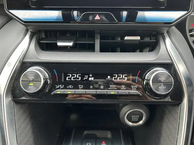トヨタ ハリアー G 新潟県 2022(令4)年 5万km ホワイトパールクリスタルシャイン ワンオーナー/セーフティセンス/純正8型ナビ/(AM/FM/BT/フルセグ)/バックカメラ/パワーバックドア/ETC2.0/レーダークルーズコントロール/デジタルインナーミラー/Clazzioシートカバー/ハーフレザーシート/パワーシート(D席)/革巻きステアリング/ステアリングスイッチ/コーナーセンサー(前後)/AUTOライト/LEDヘッドライト/フォグランプ/AUTOハイビーム/横滑り防止/プッシュスタート/スマートキー