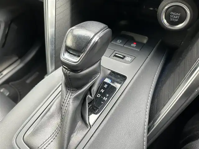 トヨタ ハリアー G 新潟県 2022(令4)年 5万km ホワイトパールクリスタルシャイン ワンオーナー/セーフティセンス/純正8型ナビ/(AM/FM/BT/フルセグ)/バックカメラ/パワーバックドア/ETC2.0/レーダークルーズコントロール/デジタルインナーミラー/Clazzioシートカバー/ハーフレザーシート/パワーシート(D席)/革巻きステアリング/ステアリングスイッチ/コーナーセンサー(前後)/AUTOライト/LEDヘッドライト/フォグランプ/AUTOハイビーム/横滑り防止/プッシュスタート/スマートキー