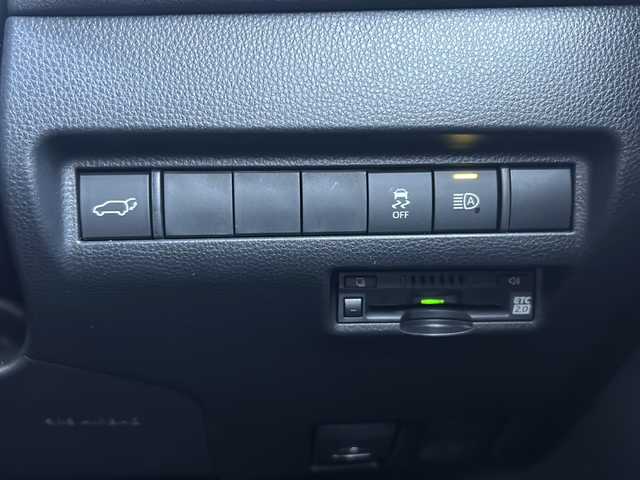 トヨタ ハリアー G 富山県 2022(令4)年 5万km ホワイトパールクリスタルシャイン ワンオーナー/セーフティセンス/純正8型ナビ/(AM/FM/BT/フルセグ)/バックカメラ/パワーバックドア/ETC2.0/レーダークルーズコントロール/デジタルインナーミラー/Clazzioシートカバー/ハーフレザーシート/パワーシート(D席)/革巻きステアリング/ステアリングスイッチ/コーナーセンサー(前後)/AUTOライト/LEDヘッドライト/フォグランプ/AUTOハイビーム/横滑り防止/プッシュスタート/スマートキー