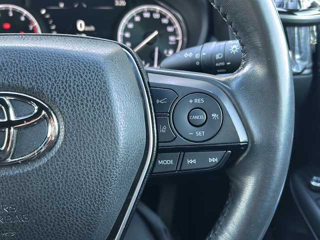 トヨタ ハリアー G 富山県 2022(令4)年 5万km ホワイトパールクリスタルシャイン ワンオーナー/セーフティセンス/純正8型ナビ/(AM/FM/BT/フルセグ)/バックカメラ/パワーバックドア/ETC2.0/レーダークルーズコントロール/デジタルインナーミラー/Clazzioシートカバー/ハーフレザーシート/パワーシート(D席)/革巻きステアリング/ステアリングスイッチ/コーナーセンサー(前後)/AUTOライト/LEDヘッドライト/フォグランプ/AUTOハイビーム/横滑り防止/プッシュスタート/スマートキー