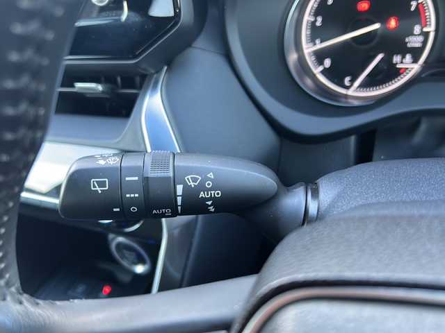 トヨタ ハリアー G 富山県 2022(令4)年 5万km ホワイトパールクリスタルシャイン ワンオーナー/セーフティセンス/純正8型ナビ/(AM/FM/BT/フルセグ)/バックカメラ/パワーバックドア/ETC2.0/レーダークルーズコントロール/デジタルインナーミラー/Clazzioシートカバー/ハーフレザーシート/パワーシート(D席)/革巻きステアリング/ステアリングスイッチ/コーナーセンサー(前後)/AUTOライト/LEDヘッドライト/フォグランプ/AUTOハイビーム/横滑り防止/プッシュスタート/スマートキー