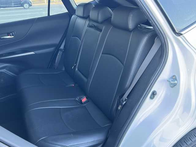 トヨタ ハリアー G 富山県 2022(令4)年 5万km ホワイトパールクリスタルシャイン ワンオーナー/セーフティセンス/純正8型ナビ/(AM/FM/BT/フルセグ)/バックカメラ/パワーバックドア/ETC2.0/レーダークルーズコントロール/デジタルインナーミラー/Clazzioシートカバー/ハーフレザーシート/パワーシート(D席)/革巻きステアリング/ステアリングスイッチ/コーナーセンサー(前後)/AUTOライト/LEDヘッドライト/フォグランプ/AUTOハイビーム/横滑り防止/プッシュスタート/スマートキー