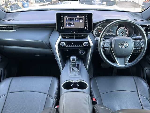 トヨタ ハリアー G 富山県 2022(令4)年 5万km ホワイトパールクリスタルシャイン ワンオーナー/セーフティセンス/純正8型ナビ/(AM/FM/BT/フルセグ)/バックカメラ/パワーバックドア/ETC2.0/レーダークルーズコントロール/デジタルインナーミラー/Clazzioシートカバー/ハーフレザーシート/パワーシート(D席)/革巻きステアリング/ステアリングスイッチ/コーナーセンサー(前後)/AUTOライト/LEDヘッドライト/フォグランプ/AUTOハイビーム/横滑り防止/プッシュスタート/スマートキー