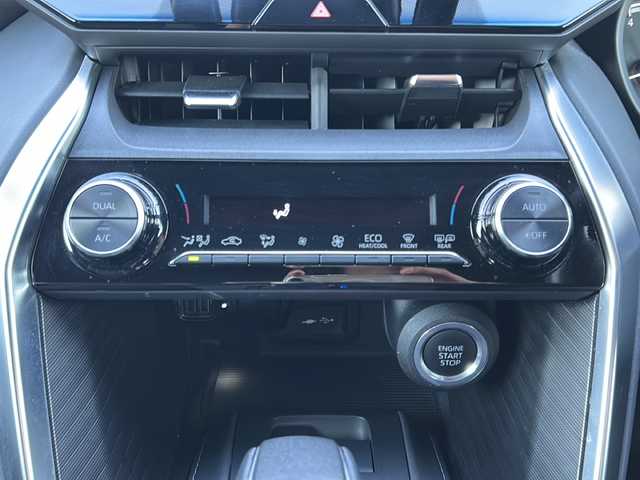 トヨタ ハリアー G 富山県 2022(令4)年 5万km ホワイトパールクリスタルシャイン ワンオーナー/セーフティセンス/純正8型ナビ/(AM/FM/BT/フルセグ)/バックカメラ/パワーバックドア/ETC2.0/レーダークルーズコントロール/デジタルインナーミラー/Clazzioシートカバー/ハーフレザーシート/パワーシート(D席)/革巻きステアリング/ステアリングスイッチ/コーナーセンサー(前後)/AUTOライト/LEDヘッドライト/フォグランプ/AUTOハイビーム/横滑り防止/プッシュスタート/スマートキー