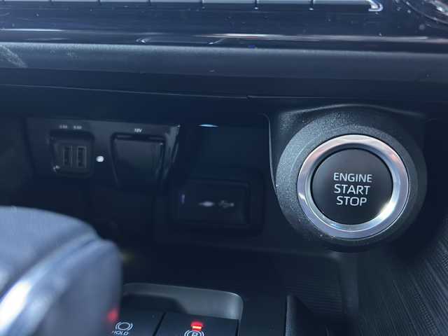 トヨタ ハリアー G 富山県 2022(令4)年 5万km ホワイトパールクリスタルシャイン ワンオーナー/セーフティセンス/純正8型ナビ/(AM/FM/BT/フルセグ)/バックカメラ/パワーバックドア/ETC2.0/レーダークルーズコントロール/デジタルインナーミラー/Clazzioシートカバー/ハーフレザーシート/パワーシート(D席)/革巻きステアリング/ステアリングスイッチ/コーナーセンサー(前後)/AUTOライト/LEDヘッドライト/フォグランプ/AUTOハイビーム/横滑り防止/プッシュスタート/スマートキー