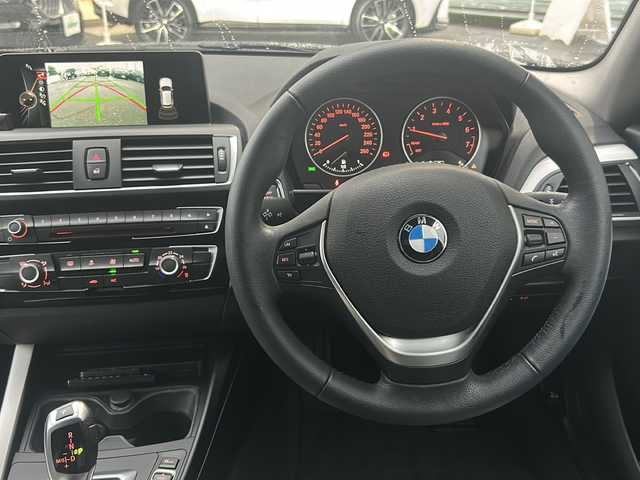 ＢＭＷ １１８ｉ スタイル 愛知県 2016(平28)年 1.2万km サファイアブラックP ワンオーナー/HDDナビ/フルセグテレビ/Bluetooth/ドライブレコーダー/バックカメラ/アイドリングストップ/ウィンカーミラー/クルーズコントロール/プッシュスタート/パワーバックドア/ETC/ステアリングスイッチ/純正フォグランプ/インテリジェントセーフティー/レーンディパーチャーウォーニング/保証書/取扱説明書