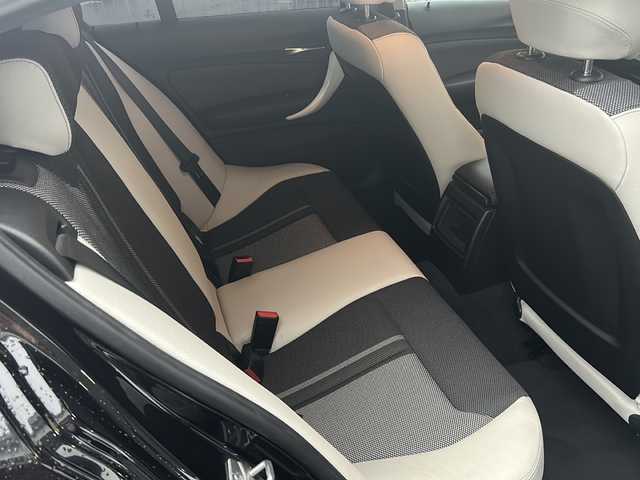 ＢＭＷ １１８ｉ スタイル 愛知県 2016(平28)年 1.2万km サファイアブラックP ワンオーナー/HDDナビ/フルセグテレビ/Bluetooth/ドライブレコーダー/バックカメラ/アイドリングストップ/ウィンカーミラー/クルーズコントロール/プッシュスタート/パワーバックドア/ETC/ステアリングスイッチ/純正フォグランプ/インテリジェントセーフティー/レーンディパーチャーウォーニング/保証書/取扱説明書