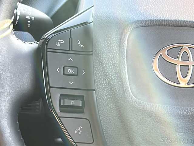 トヨタ プリウス Z 佐賀県 2023(令5)年 1.7万km プラチナホワイトパールマイカ 純正12.3インチディスプレイオーディオ/パノラミックビューモニター/レザーシート/運転席パワーシート/前席シートヒーター/前席シートベンチレーション/デジタルインナーミラー/ブラインドスポットモニター/メモリーシート/ビルトインETC/ステアリングヒーター/パワーバックドア/AC100V/ワイヤレス充電/プリクラッシュセーフティセンス/レーダークルーズコントロール/レーンディパーチャーアラート/リアクロストラフィックアラート/電動パーキングブレーキ/オートブレーキホールド/純正19インチアルミホイール/クリアランスソナー/スマートキー/スペアキー×１