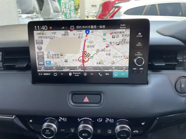 ホンダ ヴェゼル ハイブリッド e:HEV Z 宮城県 2024(令6)年 0.7万km クリスタルブラックパール /純正９インチメモリナビ//フルセグテレビ/CarPlay/AndroidAuto/BT//バックカメラ//前席シートヒーター/ステアリングヒーター//ハンズフリーアクセスパワーテールゲート(予約クローズ機能付)//ワイヤレス充電//ビルトインETC2.0//ホンダセンシング//レーダークルーズコントロール//レーンキープアシスト//ブラインドスポットモニター//LEDヘッドライト/オートハイビーム//社外ドライブレコーダー前後//スマートキーx2