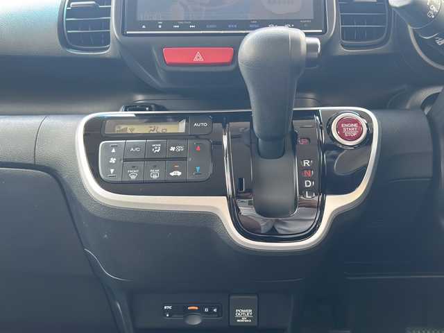 ホンダ Ｎ ＢＯＸ G Lパッケージ 岐阜県 2016(平28)年 7.9万km プレミアムホワイトパールⅡ ディーラーナビ/FM/AM/フルセグテレビ/CD/DVD/MusicRack/iPod/SD/USB/BLUETOOTHAUDIO/UTR/AUX/HDMI/ビルトインETC/片側パワースライドドア/横滑り防止装置/Ecoモード/純正マット/Allercleanシート/ドアバイザー/電動格納ミラー/後席テーブル/バックカメラ/プッシュスタート