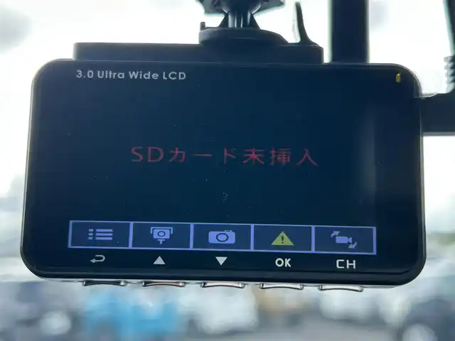 トヨタ ノア ハイブリッド S－Z 鹿児島県 2022(令4)年 2.5万km ホワイトパールクリスタルシャイン フリップダウンモニター/純正ナビ/　　DVD/BT/フルセグ/バックカメラ/両側パワースライドドア/クルーズコントロール/LEDオートライト/シートヒーター/純正17インチアルミホイール/リアオートエアコン/スマートキー/ETC2.0