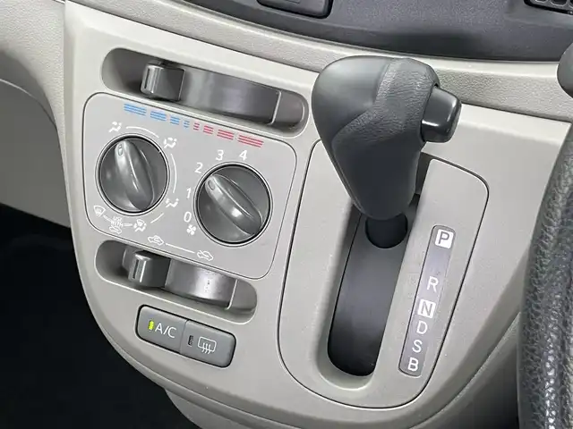 ダイハツ ミラ イース L 埼玉県 2016(平28)年 1.4万km コットンアイボリー スマートアシスト　ＥＴＣ　ＣＤ再生　ＡＵＸ　純正アルミホイール　エアコン　ヘッドライトレベライザー　パワーステアリング　社外フロアマット　リモコンキー　横滑り防止　盗難防止装置　保証書　取扱説明書