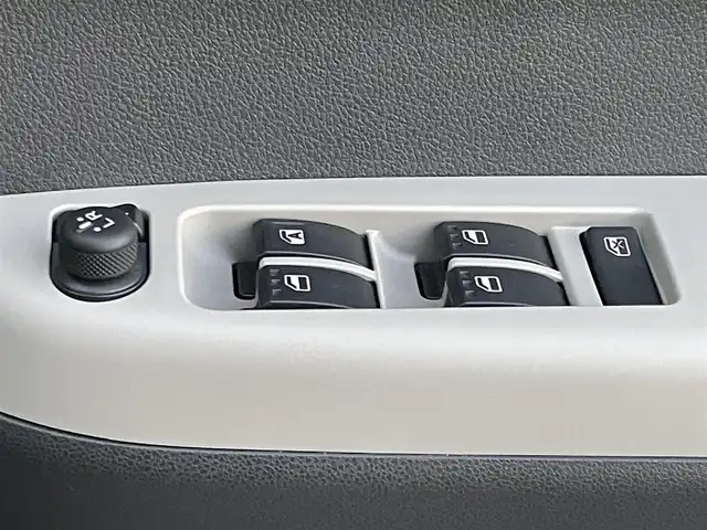 トヨタ パッソ モーダ　S 香川県 2017(平29)年 6.7万km ブラックマイカメタリック/パウダリーベージュメタリック 2トーン ケンウッドナビ/　CD DVD BT フルセグTV/衝突被害軽減装置/アイドリングストップ/横滑り防止装置/LEDヘッドライト/プッシュスタート/スマートキー/純正フロアマット/ドアバイザー/電動格納ウィンカーミラー