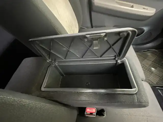 トヨタ パッソ モーダ　S 香川県 2017(平29)年 6.7万km ブラックマイカメタリック/パウダリーベージュメタリック 2トーン ケンウッドナビ/　CD DVD BT フルセグTV/衝突被害軽減装置/アイドリングストップ/横滑り防止装置/LEDヘッドライト/プッシュスタート/スマートキー/純正フロアマット/ドアバイザー/電動格納ウィンカーミラー