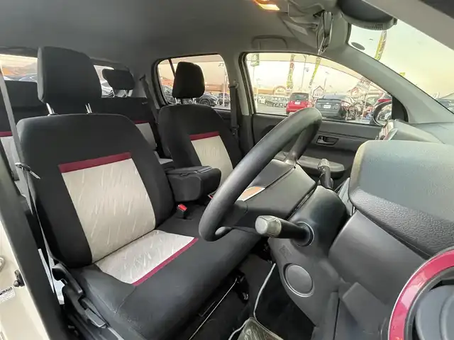 トヨタ パッソ モーダ　S 香川県 2017(平29)年 6.7万km ブラックマイカメタリック/パウダリーベージュメタリック 2トーン ケンウッドナビ/　CD DVD BT フルセグTV/衝突被害軽減装置/アイドリングストップ/横滑り防止装置/LEDヘッドライト/プッシュスタート/スマートキー/純正フロアマット/ドアバイザー/電動格納ウィンカーミラー