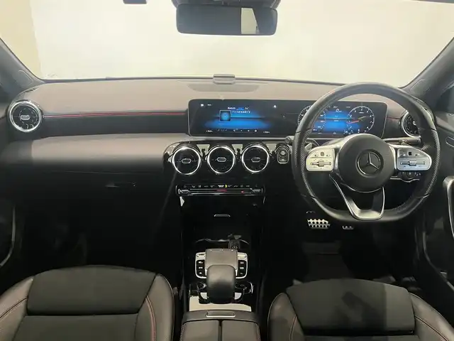 メルセデス・ベンツ Ａ１８０ スタイル AMGライン 岐阜県 2018(平30)年 2.5万km ポーラホワイト レーダーセーフティパッケージ/　アクティブブレーキアシスト/　PRE-SAFEプラス/　アクティブブラインドスポットアシスト/　アクティブレーンキーピングアシスト/　アクティブステアリングアシスト/ナビゲーションパッケージ/　ナビゲーション/　フルセグTV　Bluetooth/AMGライン/　マルチビームLEDヘッドライト/　アダプティブハイビームアシストプラス/メモリー機能付きパワーシート/シートヒーター/パーキングアシストリアビューカメラ