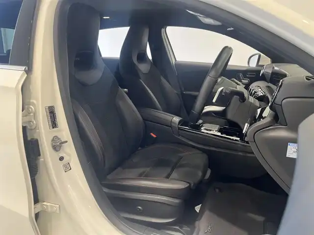 メルセデス・ベンツ Ａ１８０ スタイル AMGライン 岐阜県 2018(平30)年 2.5万km ポーラホワイト レーダーセーフティパッケージ/　アクティブブレーキアシスト/　PRE-SAFEプラス/　アクティブブラインドスポットアシスト/　アクティブレーンキーピングアシスト/　アクティブステアリングアシスト/ナビゲーションパッケージ/　ナビゲーション/　フルセグTV　Bluetooth/AMGライン/　マルチビームLEDヘッドライト/　アダプティブハイビームアシストプラス/メモリー機能付きパワーシート/シートヒーター/パーキングアシストリアビューカメラ